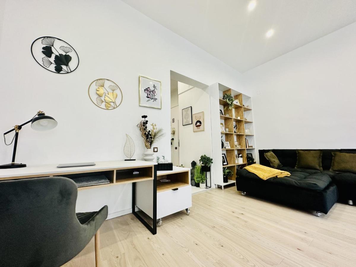 Clever Studio Near Central Shopping Center Cluj-Napoca Eksteriør billede